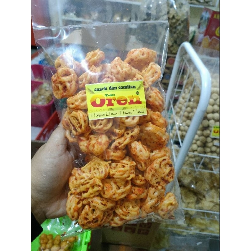 

Cemilan kerupuk seblak rafael pedas