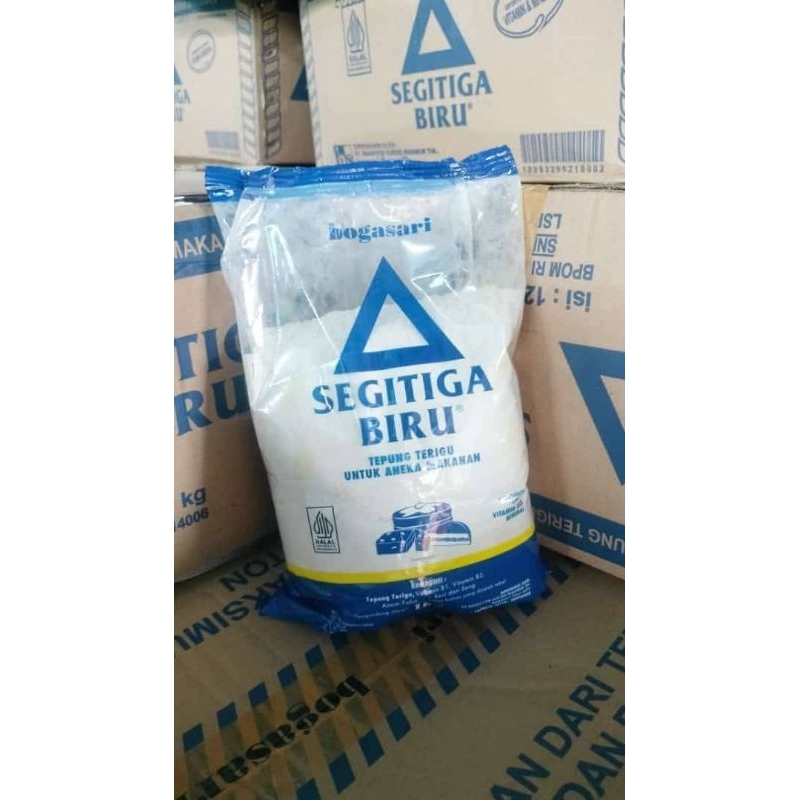 

tepung terigu segitiga 1kg