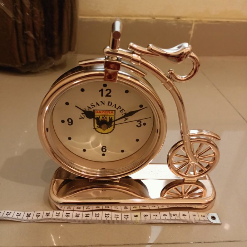 Jam meja vintage kuno antik motif sepeda roda satu merk Mirado NEW BARU