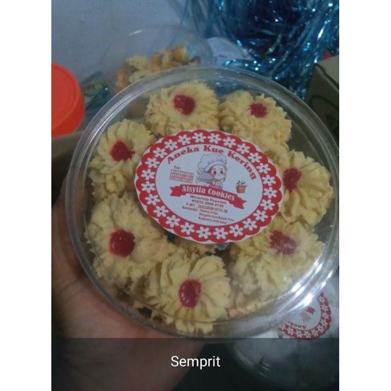

KUE LEBARAN KUE KERING SEMPRIT SELAI TERMURAH