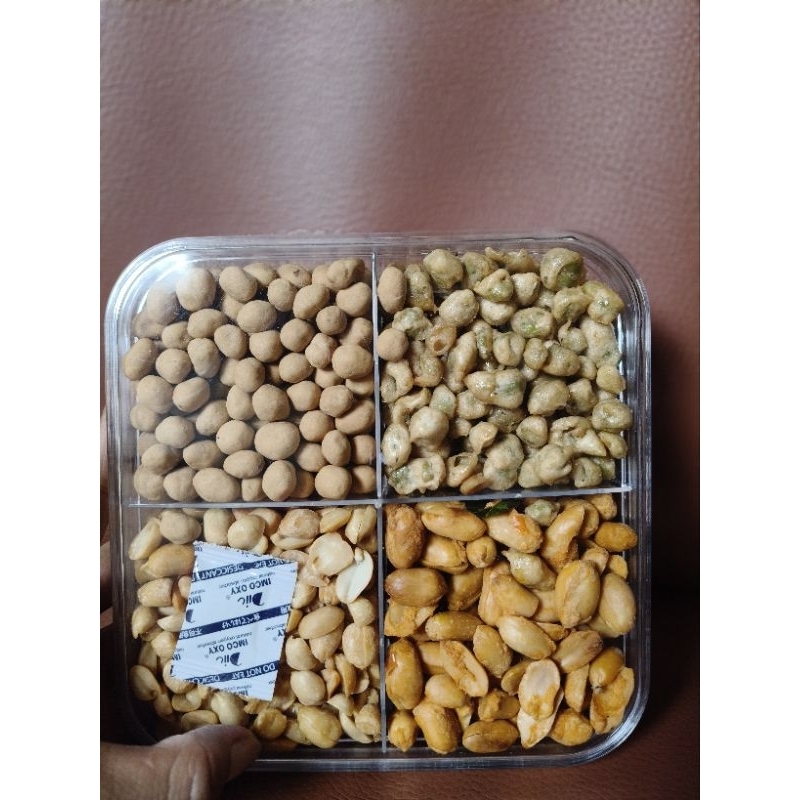 

kacang mix 4 macam , komplit buat idul fitri