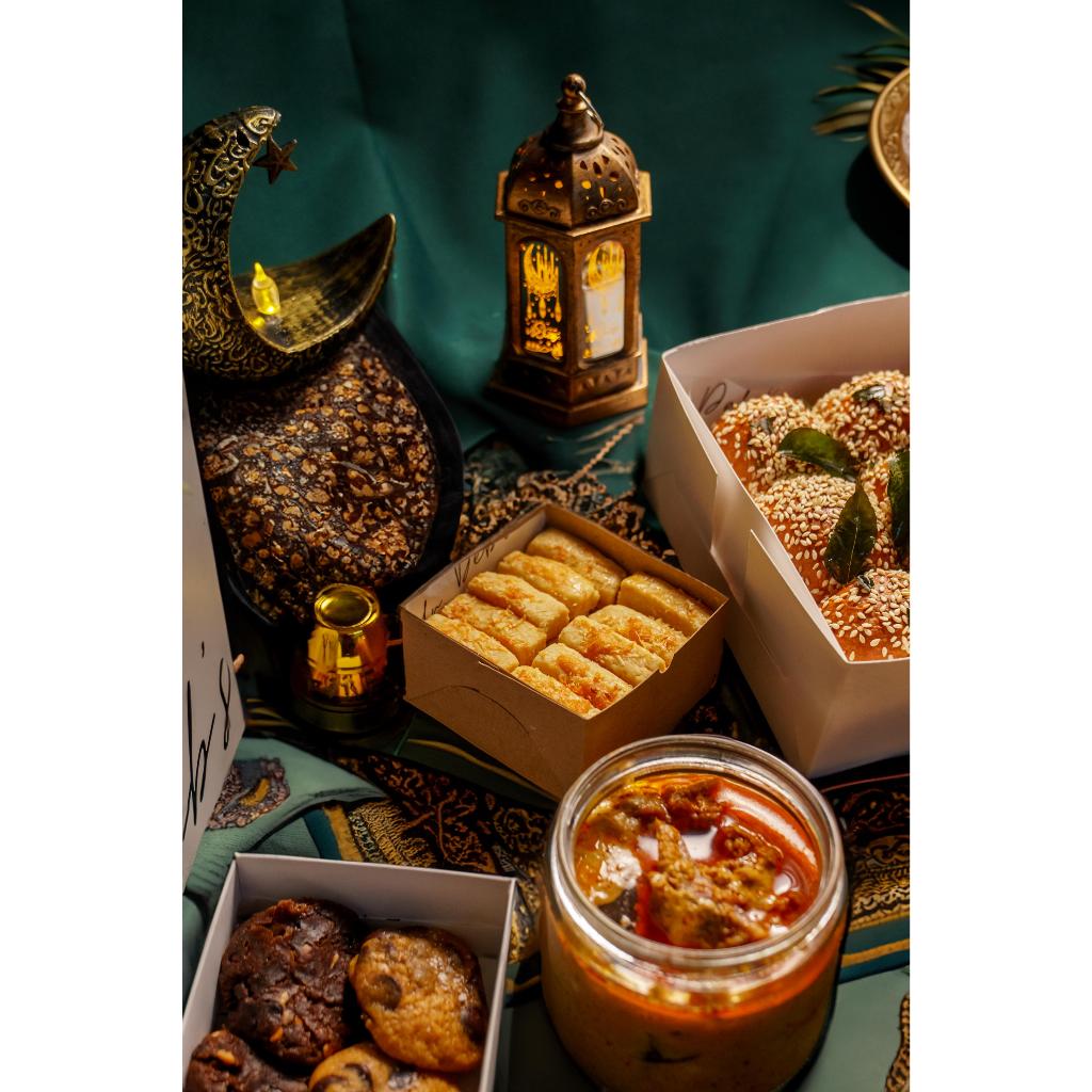 

Dr. Deb's Eid Treats Box - Lebaran 2025 Hampers