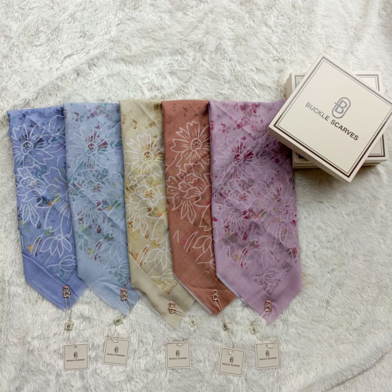 HIJAB MOTIF BUCKLE SCARVES BOX hijab voal motif buckle box