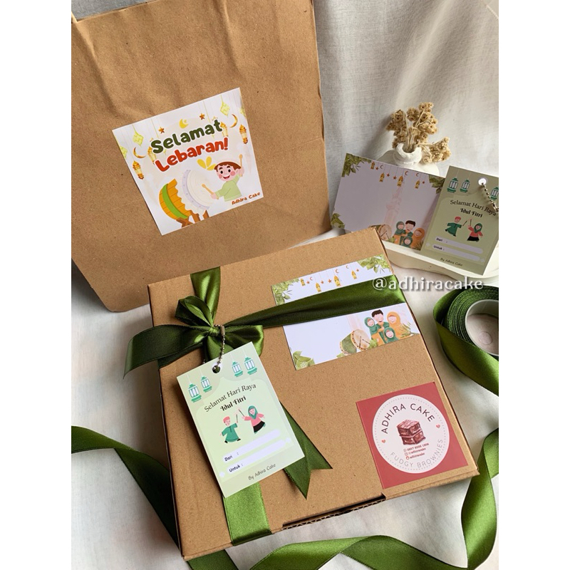 

Hampers Lebaran / Kemasan Eid Hampers (Tidak termasuk brownies)