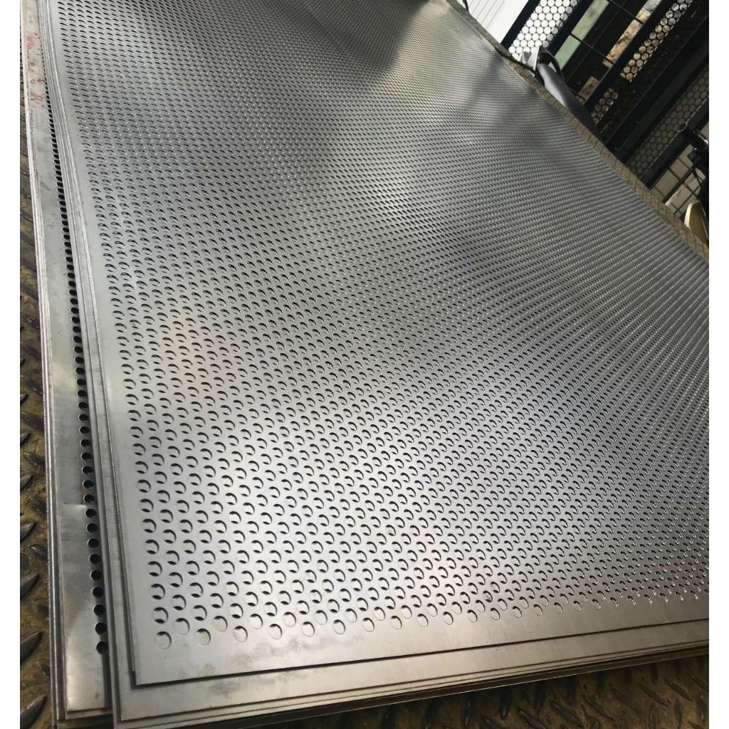 Plat Lubang Besi / Plat Perforated 1.2mm x 1.2 M x 2.4 M dia. lubang 2 - 12 mm