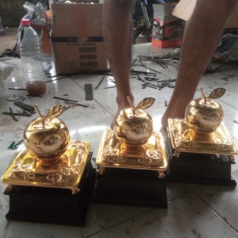piala kota batu (motif buah apel malang)
