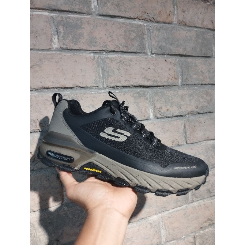 SEPATU SKECHERS OUTDOOR MAX PROTECT