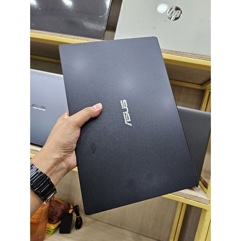 Laptop Asus L410M Intel Celeron N4020 RAM 4GB SSD 256GB Like new Seperti baru