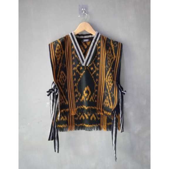 KODE T99G BATIK TENUN TORA VEST TENUN TROSOROMPI TENUN MOTIF NTT NTB