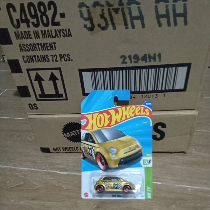 fiat 500e hotwheels gold