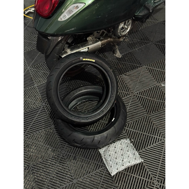 Ban Maxxis Victra 110-120 Ring 12 Vespa Sprint Primavera