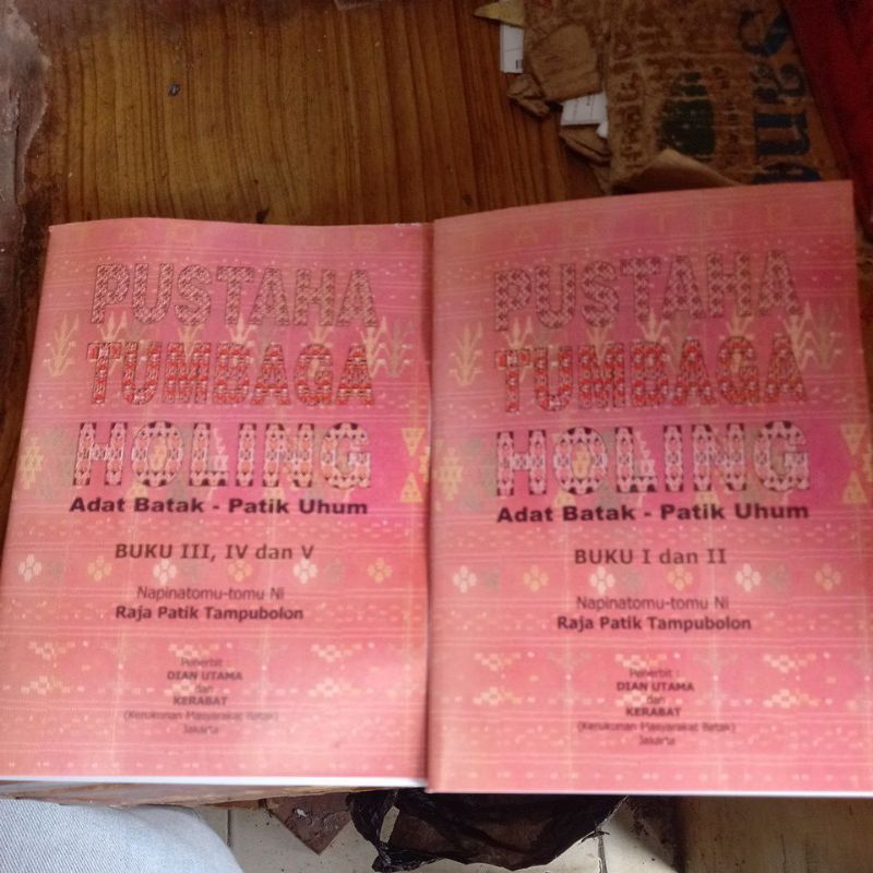 1 set Buku Adat Batak : PUSTAHA TUMBAGA HOLING Adat Batak-Patik Uhum Buku I & II + Buku III, IV & V 