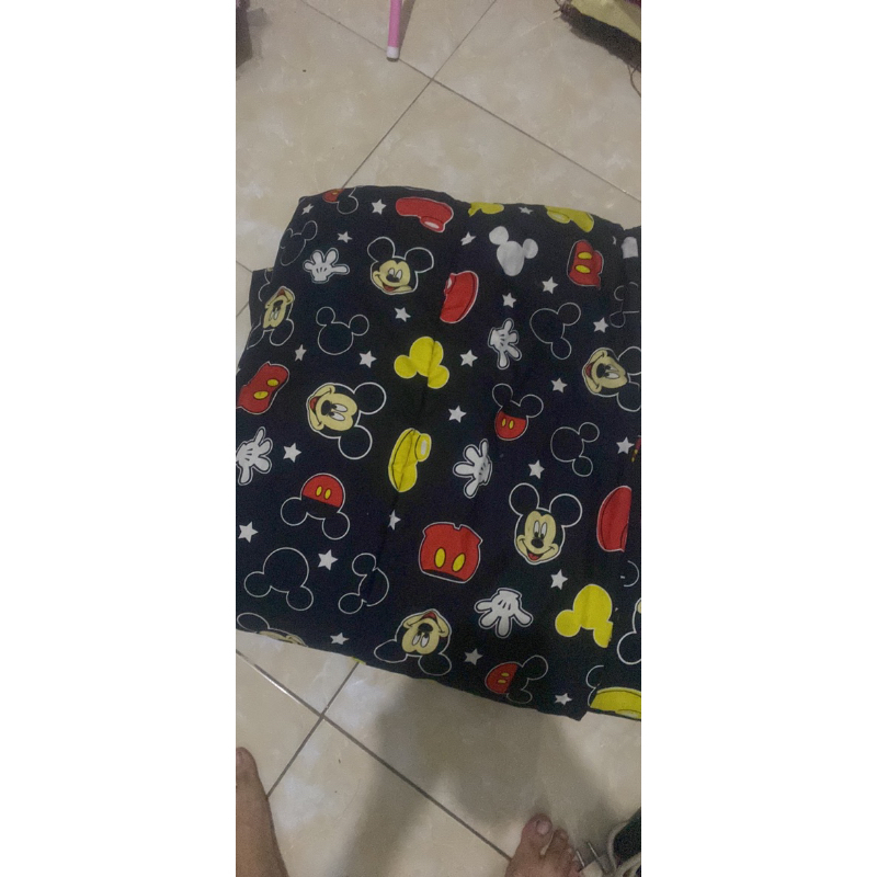 selimut mickey mouse