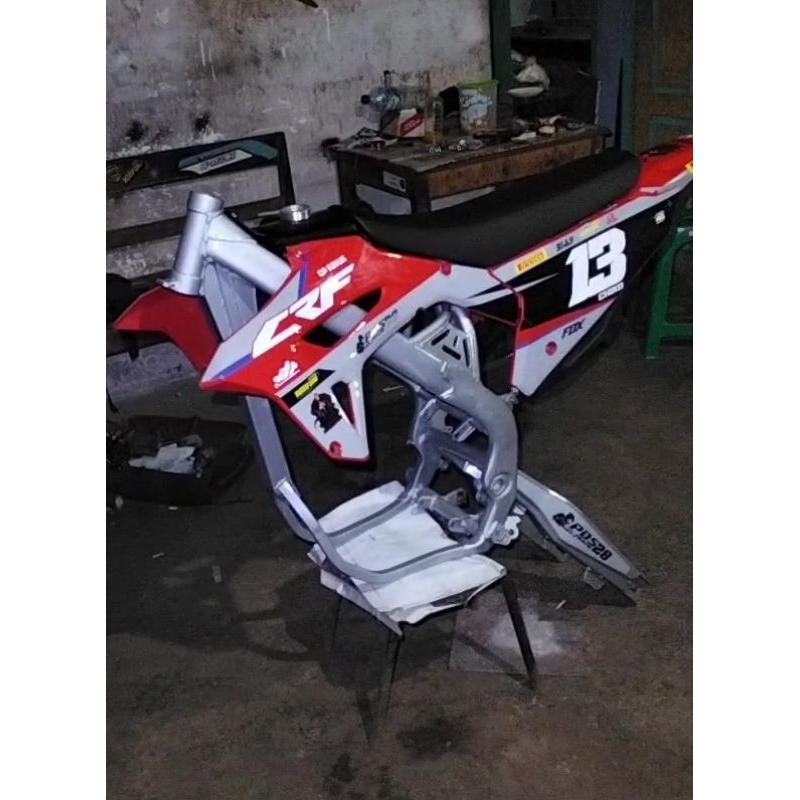 Rangka replika CRF450R