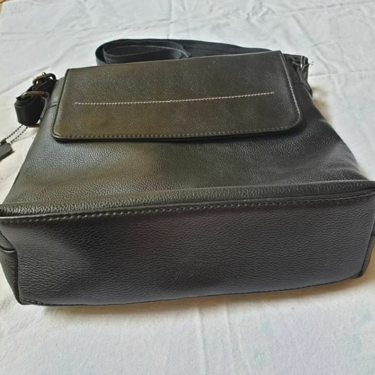 Preloved Tas Kulit Hitam Tali Panjang