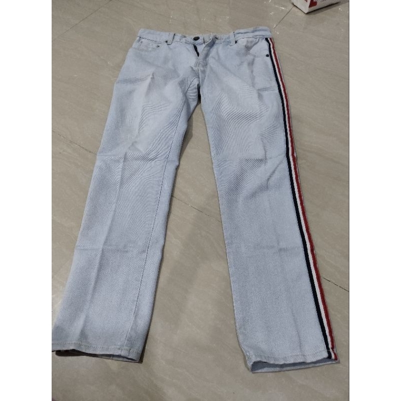 pl celana jeans panjang cowok lebar pinggang lingkar 100cm panjang celana 105cm masih bagus dan laya
