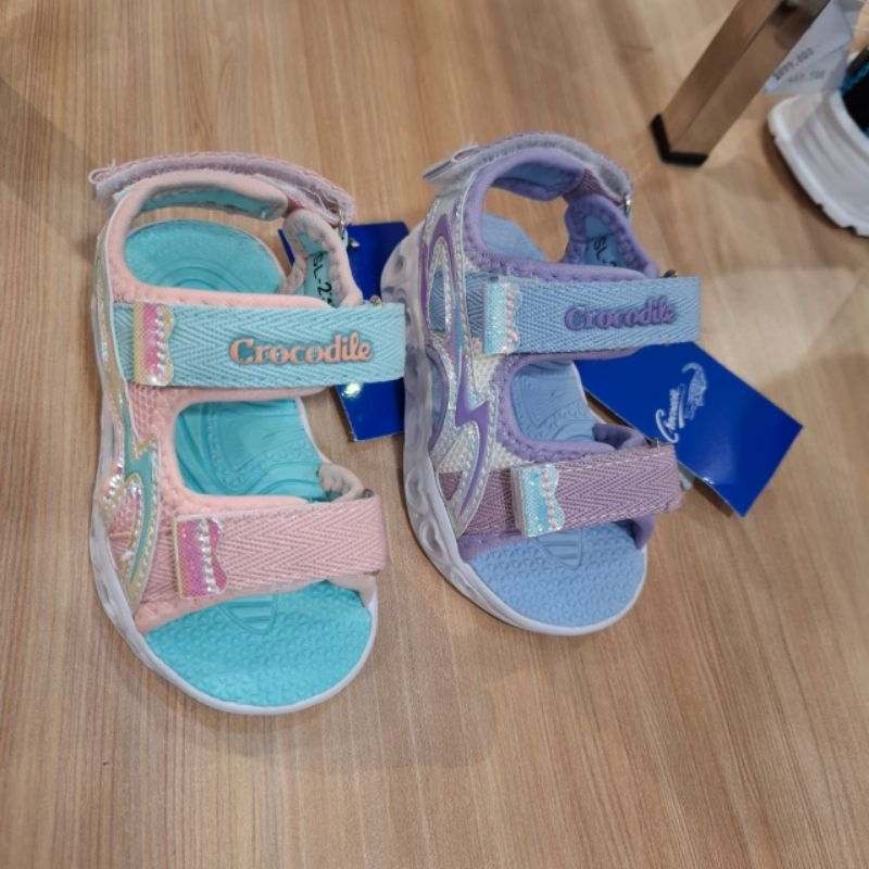 New sepatu sandal anak cewek LED by CROCODILE