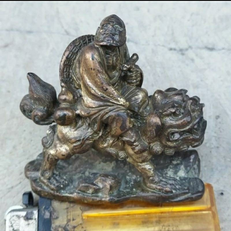 Pajangan Vintage Patung Dewa Duduk Qilin Kuningan Padat