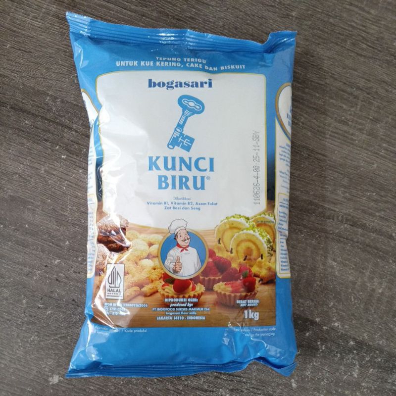

TEPUNG TERIGU KUNCI BIRU 1 kg