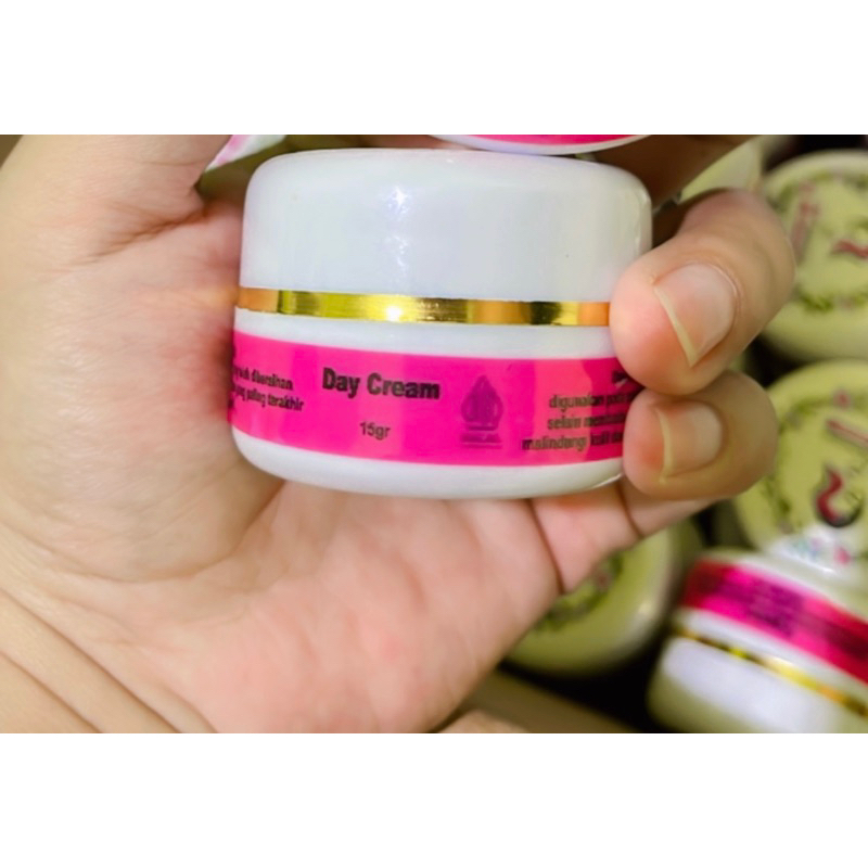 

ECER SERI DAY CREAM WHITE GLOW