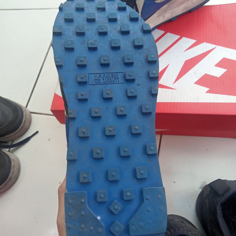 sepatu laki-laki Nike sacai undercover preloved original