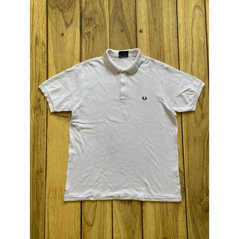 KAOS POLO FRED PERRY PUTIH BEKAS