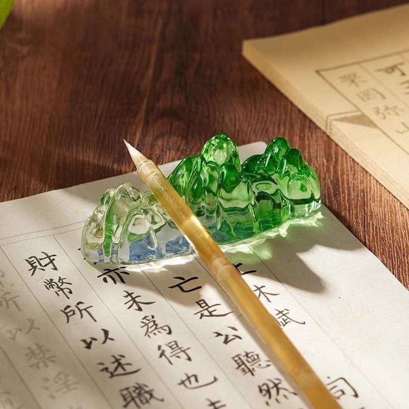

penyanggah kuas 水晶 笔山