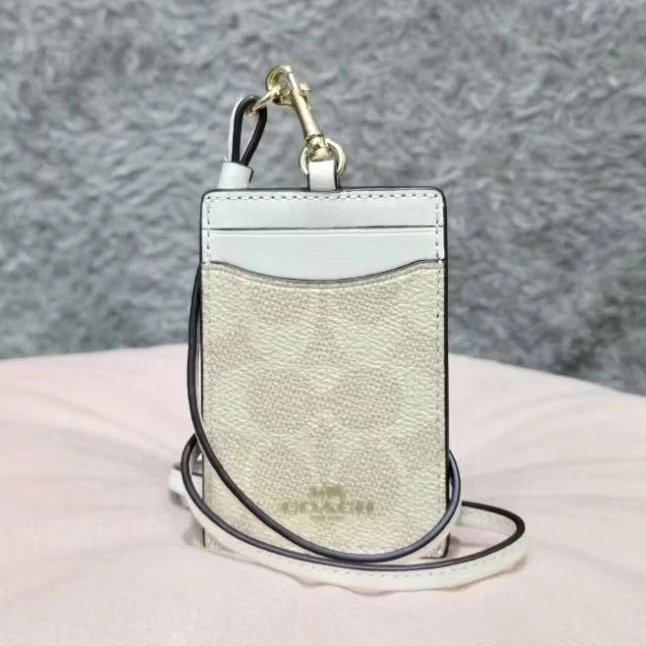 

CCH SIGNATURE PVC LANYARD SAND CHALK 100% ORIGINAL