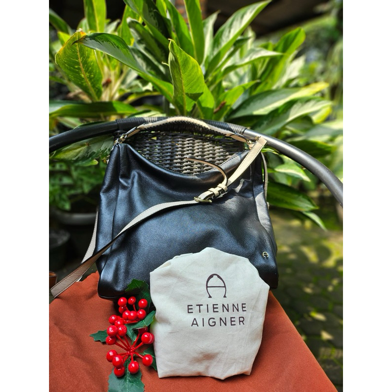 Etienne Aigner Ava Hobo Black
