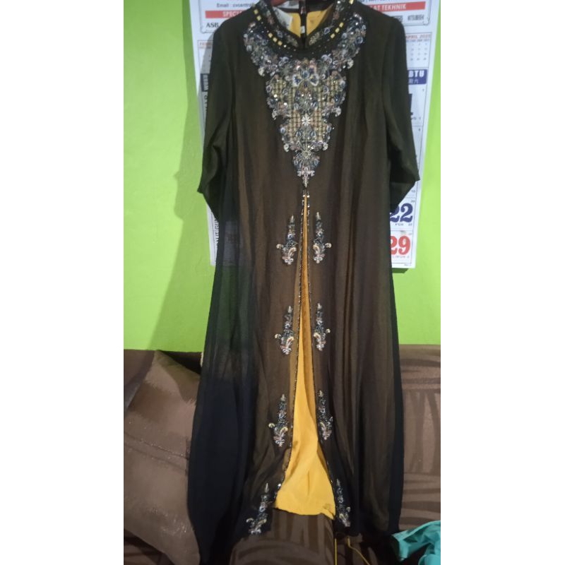 Gamis hitam size S dengan manik-manik