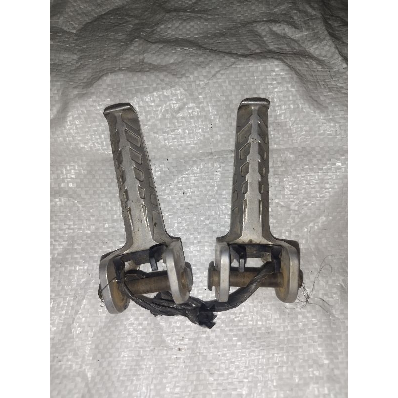 footstep belakang pijakan kaki belakang Honda crf 150L