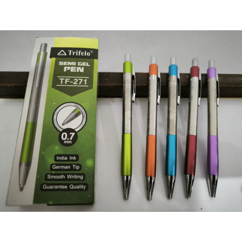 

Pulpen Semi Gel Pen TF 271 0.7 mm TRIFELO