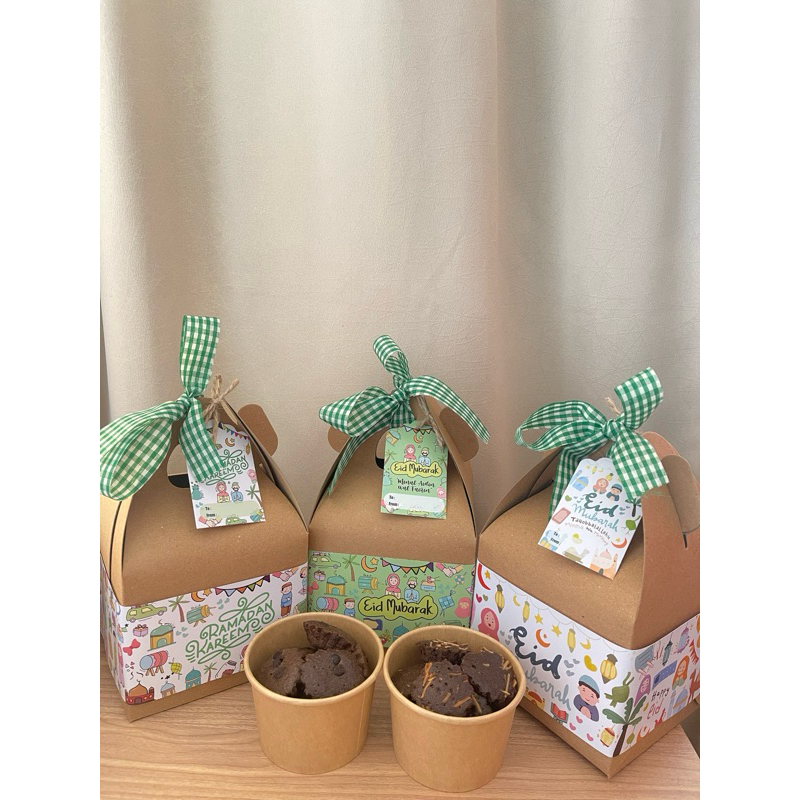 

Hamper Lebaran / Eid Hampers / Hampers Murah / Eid Mubarak / Idul Fitri / Hampers Idul Fitri / Hampers Enak / Hampers Makanan / Brownies / Hampers Halal