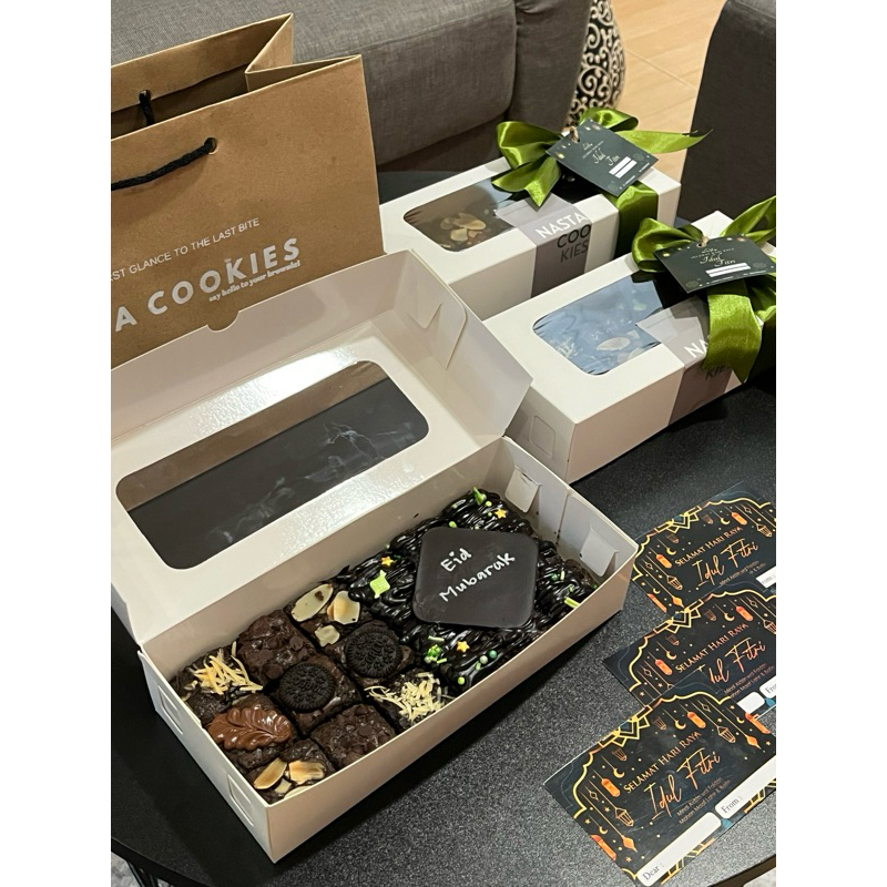 

Nissa Hampers | Hampers Lebaran Hampers Fudgy Brownies