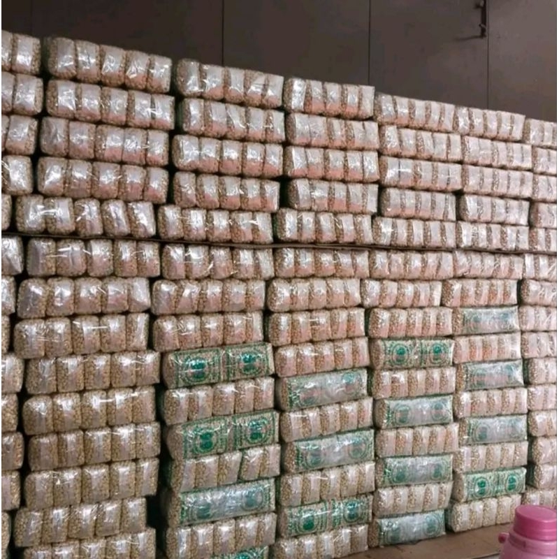 

250g Kacang Kupas mentah Khas Lebaran Ukuran 25/29