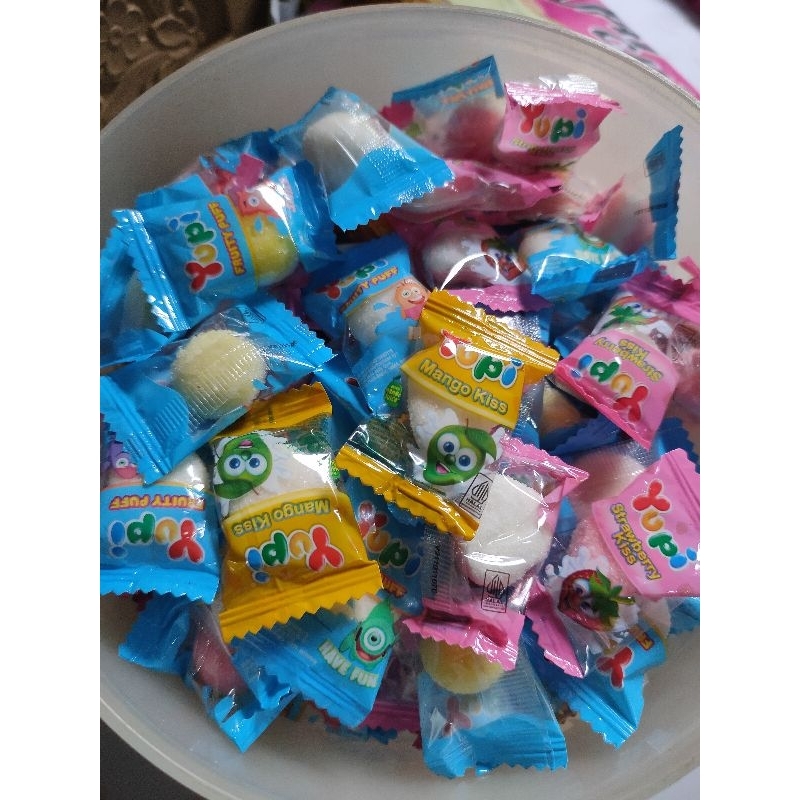 

permen yupi 372pcs