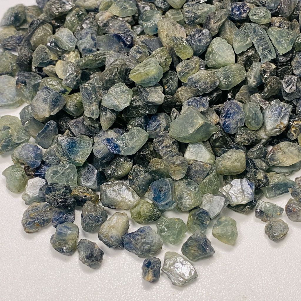 Bongkahan Sapphire - Bahan Batu Safir - Natural Shappire Rough Afrika- Gemstone (RANDOM)