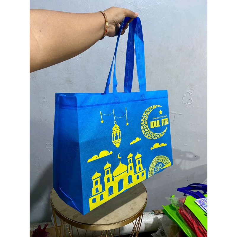 

(1 LUSIN) READY STOCK TAS PARCEL LEBARAN / IDUL FITRI 40x30X15 / GOODIE BAG LEBAR / TAS MAMPERS LEBARAN / TAS BLANJA / TAS SPUNBOND SOUVENIR / TAS SEMINAR