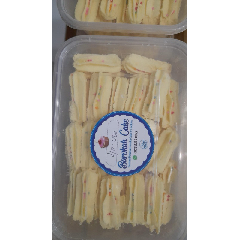 

Kue semprit susu