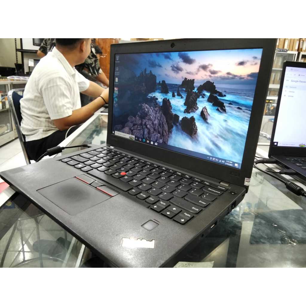 Laptop Murah Lenovo Thinkpad X270 Core i5-7300U RAM 16 GB SSD 256 GB 11,5" HD