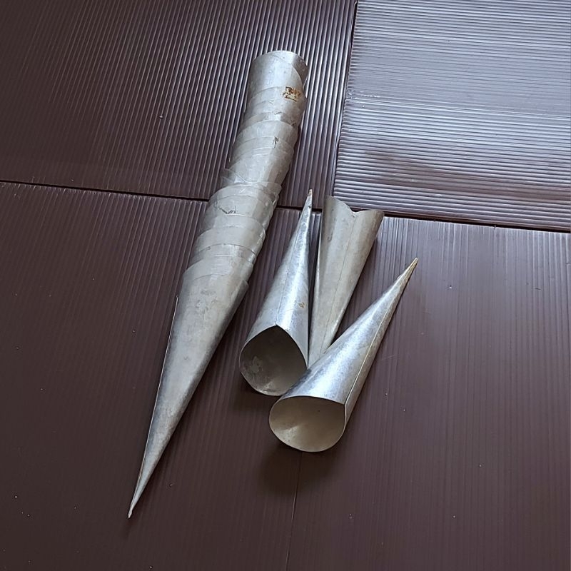 New loyang cone ø4 t12 cm cetakan kue cumcum rhum horn bahan aluminium / baking tools