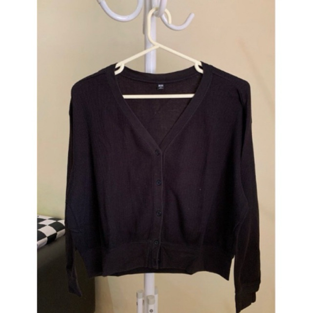 Cardigan Wanita Uniqlo V-Neck (Size M)