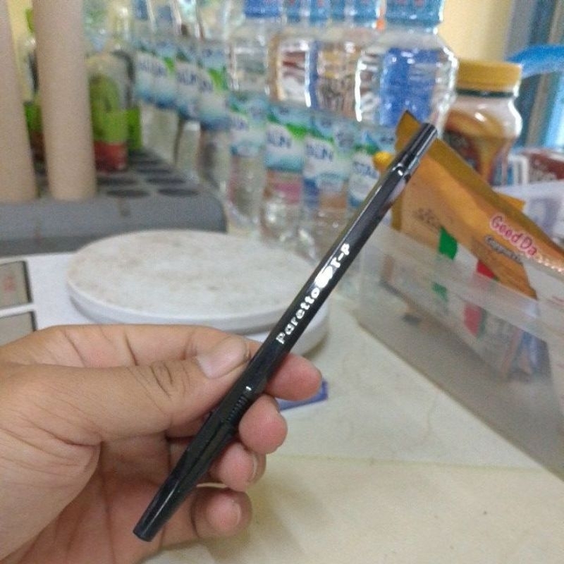 

BOLPOIN HITAM ALAT TULIS SEKOLAH KANTOR