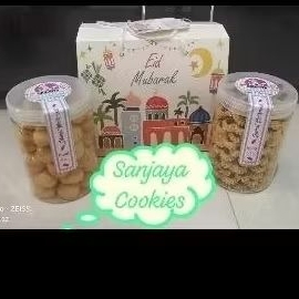 

Paket Hampers Kue Lebaran/ Kue Kastengel/ Kue Nastar/ Kue Kering Kastengel
