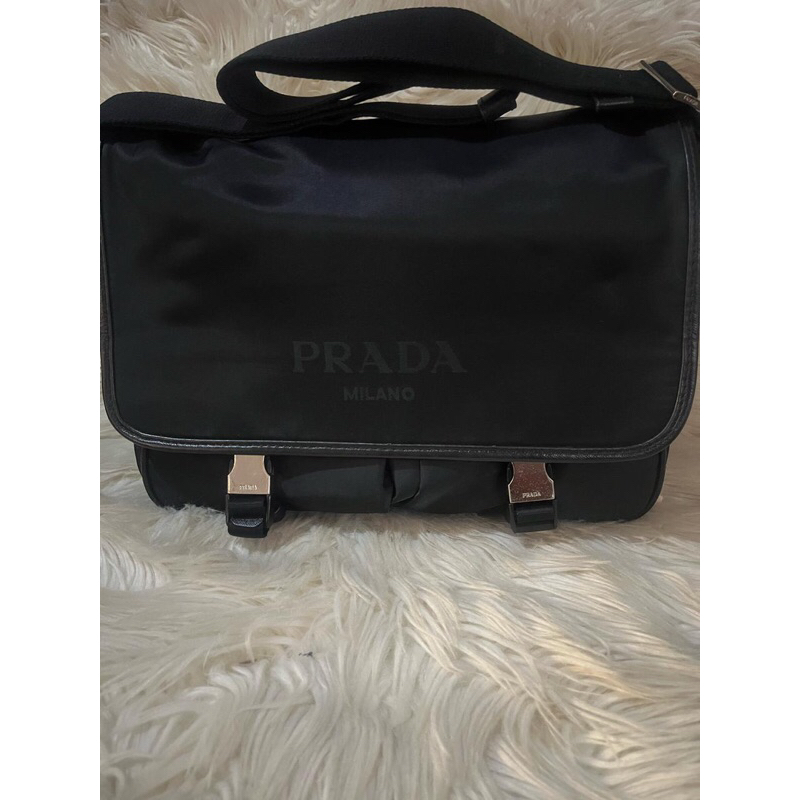 Preloved Prada Nylon medium Messenger Nero