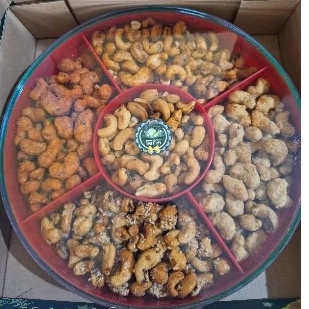 

Hampers Kacang Idul Fitri / Paket Kacang Mede Lebaran / Box Hampers