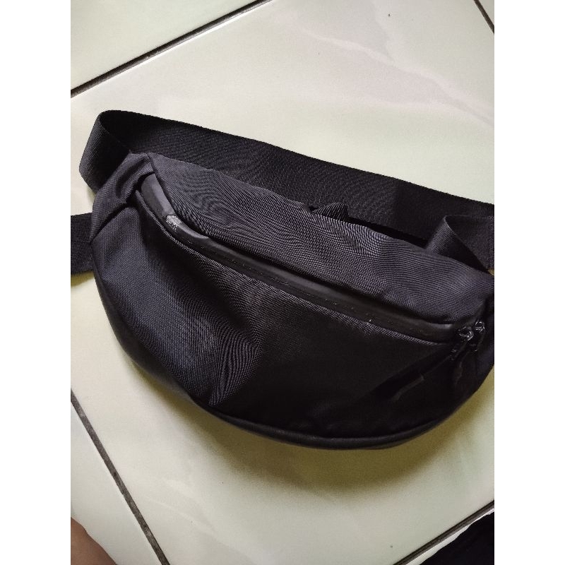 TAS SELEMPANG TORCH PRIA PRELOVED