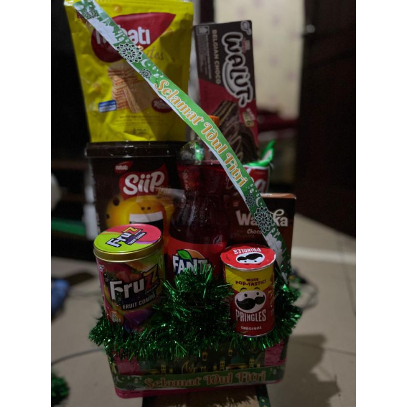 

HAMPERS - HAMPERS LEBARAN