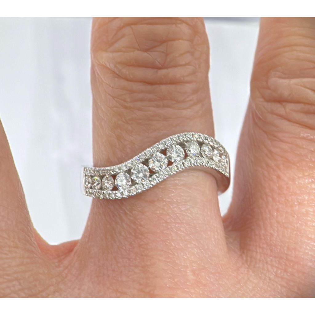 Cincin Berlian Listring Wave White Gold