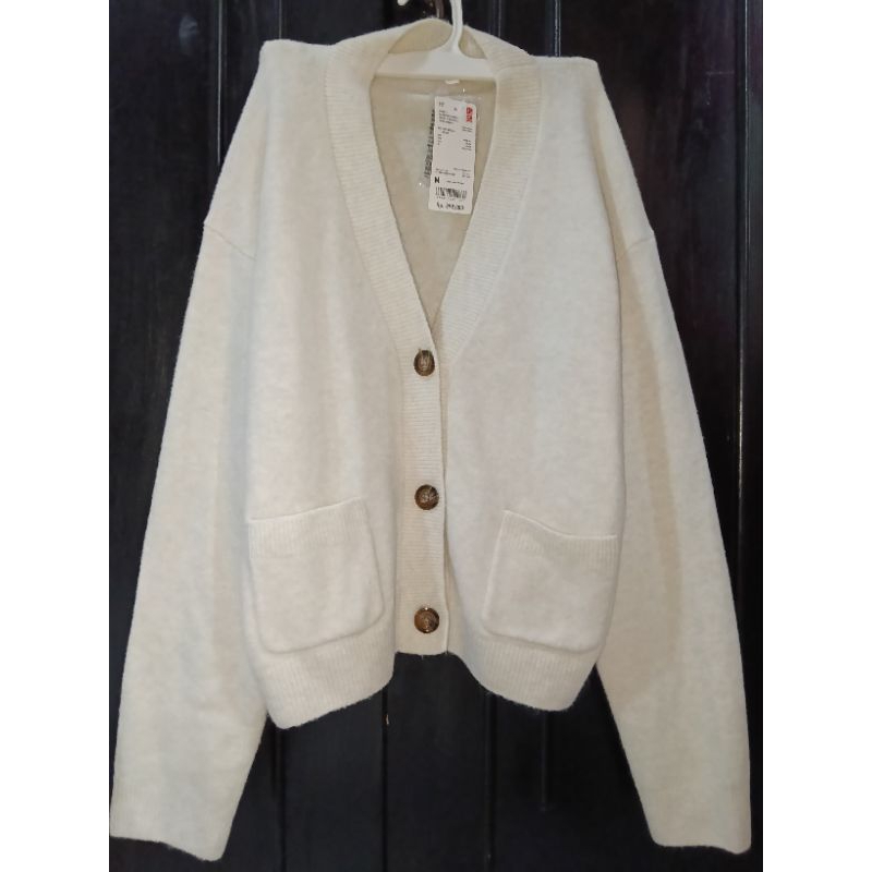 100%Original Cardigan Uniqlo Soufflé Yarn V-Neck_PRELOVED_